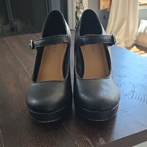 Torrid Black Mary Jane Platform Heels (Size 8US)